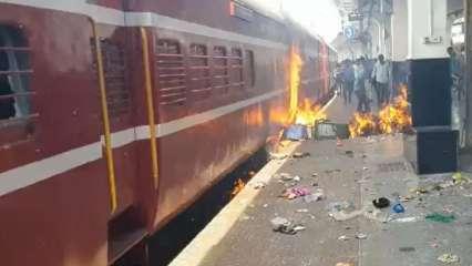 अग्निपथ: सिकंदराबाद में एक की मौत, कई घायल