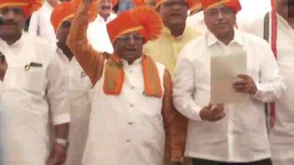 महाराष्ट्रः शिंदे पहला टेस्ट पास, राहुल नार्वेकर बने विधानसभा अध्यक्ष