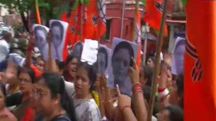 काली विवाद: महुआ के खिलाफ कोलकाता में सड़क पर उतरी बीजेपी