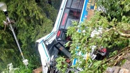 उत्तराखंडः बस खाई में गिरी, 33 लोगों की मौत