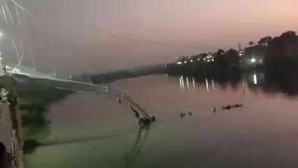 गुजरात: केबल वाला पुल टूटने से 90 की मौत, कई घायल