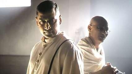 फ़िल्म में गोडसे को गांधी के बरअक्स खड़ा कर दिया!