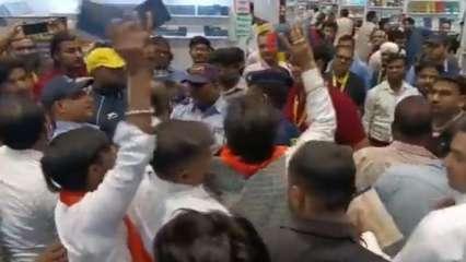 Protest against free bible distribution in delhi world book fair - Satyahindi