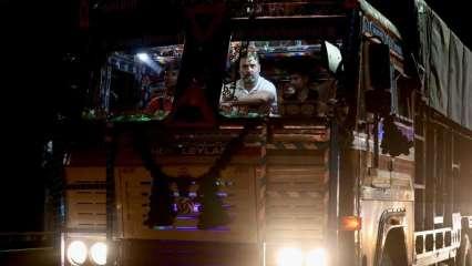 राहुल गांधी ट्रक में क्यों घूम रहे हैं