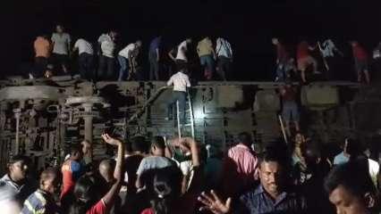 ओडिशा: दो ट्रेनों की टक्कर में 30 की मौत, 400 यात्री घायल 