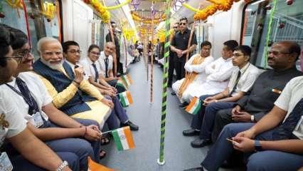 कोलकाता में देश की पहली अंडर वाटर मेट्रो का पीएम मोदी ने किया उद्घाटन 