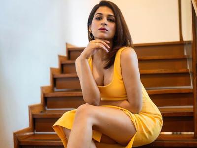 Sizzling Shraddha Das - Photogallery - Page 3