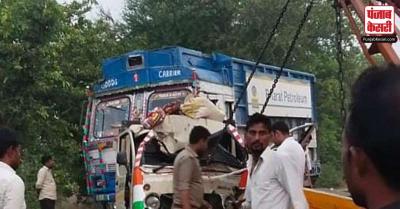 Pilibhit Road Accident : पेड़ से टकराया अनियंत्रित वाहन : 10 लोगों की मौत, 7 घायल