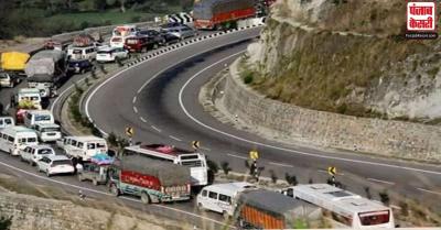 Jammu-Srinagar :  भूस्खलन के कारण जम्मू-श्रीनगर राष्ट्रीय राजमार्ग पर यातायात बंद