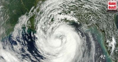 America Cyclone : अमेरिका के फ्लोरिडा में चक्रवात से भारी तबाही, बिजली गुल होने से 25 लाख लोग प्रभावित