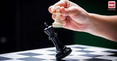 श्रद्धा मर्डर केस का आरोपी जेल की सलाखों के पीछे अकेले ही खेलता है  शतरंज