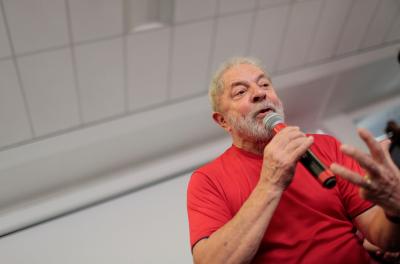 Former Brazilian President Luiz Inacio Lula da Silva speaks at the metallurgical trade union while the Brazilian court decides on his appeal against a corruption conviction that could bar him from running in the 2018 presidential race, in Sao Bernardo do Campo, Brazil January 24, 2018. REUTERS/Leonardo Benassatto
