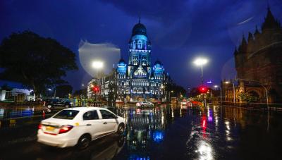Rainfall in Mumbai as the city prepares for the landfall of cyclone Nisarga, on June 2. Photo: PTI