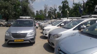 Cars parked at Srinagar's TRC taxi stand number 1. Photo: Majid Maqbool
