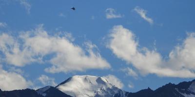  A fighter jet flies in the skies of of Leh, Ladakh, Monday, August 31, 2020. Photo: PTI