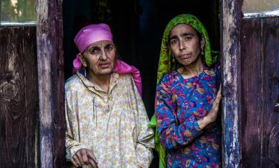 Representative image of two Kashmiri women. Photo: sandeepachetan.com/Flickr (CC BY 2.0)