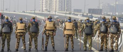 Delhi police at Delhi-Meerut Expressway amidst farmer protests, in New Delhi on December 7. Photo: PTI 