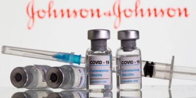 The J&J vaccine is said to be very similar to the Astrazeneca ones. Photo: Reuters/Dado Ruvic/Illustration