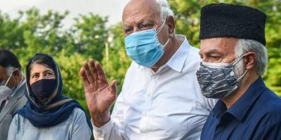 MP and President of National Conference (NC) Farooq Abdullah and PDP chief and former Chief Minister Mehbooba Mufti after a meeting of Peoples Alliance for Gupkar Declaration (PAGD), in Srinagar, Wednesday, June 9, 2021. Photo: PTI/S. Irfan