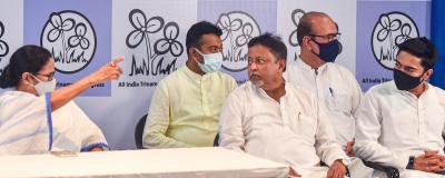 JP leader Mukul Roy with TMC National General Secretary Abhisekh Banerjee during his re-joining of TMC party, in the presence of West Bengal CM Mamata Banerjee, at TMC Bhavan in Kolkata, Friday, June 11, 2021. Photo: PTI