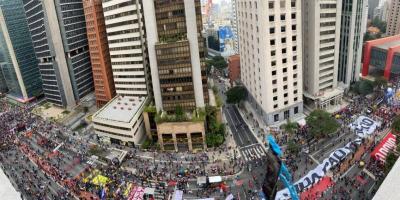 More than 1,00,000 people came out on the streets of Sao Paulo on June 19 to protest against the government of Jair Bolsonaro. Photo: UNE