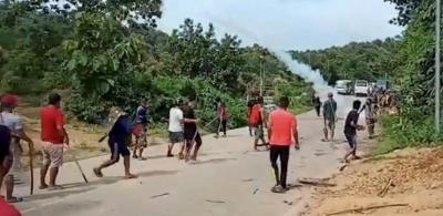 Police personnel during a clash at Assam-Mizoram border at Lailapur in Cachar district, Monday, July 26, 2021. 6 police personnel died and many were injured. Photo: PTI. 