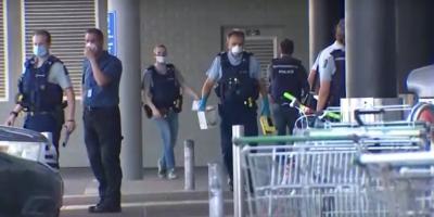 New Zealand police shot and killed a man on Friday after he stabbed and wounded at least six people in a supermarket in a shopping mall in the city of Auckland. Photo: A video grab via Reuters