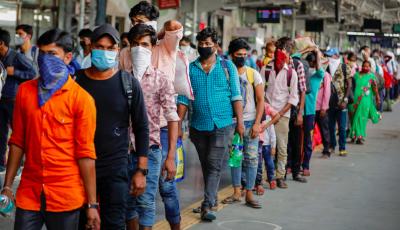 Representative image of Migrant labourers returning to Ahmedabad during the pandemic. Photo: PTI