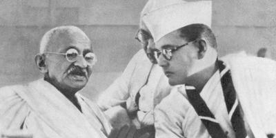 Archival photo of Mahatma Gandhi and Netaji Subhas Chandra Bose at a 1938 Congress event. Photo: Wikimedia