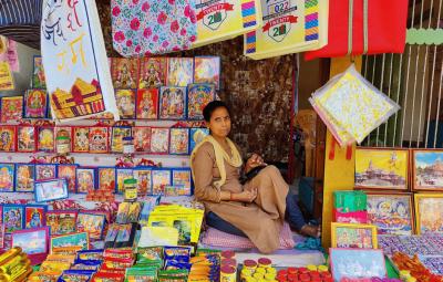 Ranjita Gupta sells small decorative and puja items in her shop. Photo: Ismat Ara/The Wire