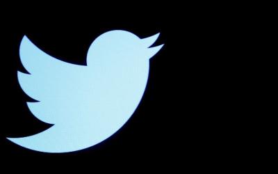 
The Twitter logo is displayed on a screen on the floor of the New York Stock Exchange (NYSE) in New York City, U.S., September 28, 2016. Photo: Reuters/Brendan McDermid/File Photo