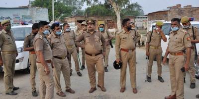 
The Wire
Kanpur Bloodbath: Cop Suspended Over Allegations of Insider Role in Vikas Dubey Raid