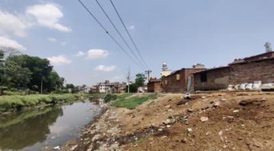 Rasaldarnagar Slum beside Harmu River. Photo: Souvik Manna 
