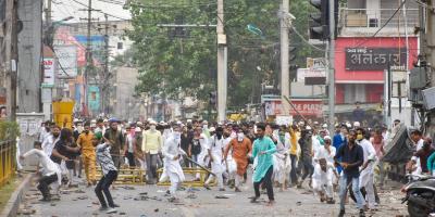 Miscreants throw stones on police during a protest over controversial remarks made by two now-suspended BJP leaders about Prophet Mohammad, in Ranchi, Friday, June 10, 2022. Photo: PTI