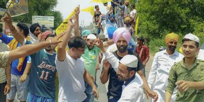 Supporters of SAD (Amritsar) candidate Simranjit Singh Mann celebrate his victory in the Sangrur Lok Sabha bypoll. Photo: PTI.