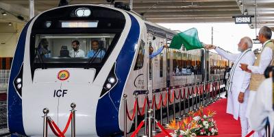 Prime Minister Narendra Modi flags off the Gandhinagar-Mumbai Vande Bharat Express train, in Gandhinagar, September 30, 2022. Photo: PIB via PTI