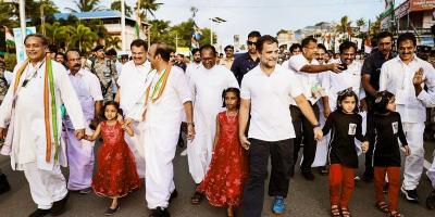 Congress leaders Rahul Gandhi, Shashi Tharoor and others during the 'Bharat Jodo Yatra' in Thiruvananthapuram, Kerala. Photo: Twitter/@ProfCong  via PTI