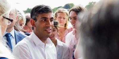 Britain's Rishi Sunak meets Tory members at Fontwell Park Racecourse as part of his campaign to be leader of the Conservative Party and the next prime minister, in Fontwell, Britain, July 30, 2022. Photo: Joe Sene/Pool via Reuters