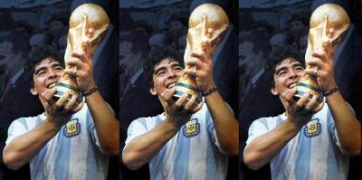 Diego Maradona holding aloft the 1986 FIFA World Cup. Photo: Unknown author/Wikimedia Commons, Public Domain 