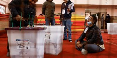FILE PHOTO: An official from the election commission breaks the seal of a ballot box before counting the votes, a day after the completion of polling, in Kathmandu, Nepal November 21, 2022. REUTERS/Navesh Chitrakar