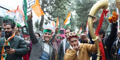 Kullu: Congress workers celebrates the party's victory in Himachal Pradesh Assembly elections, in Kullu, Thursday, December 8, 2022. Photo: PTI