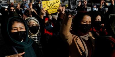 Afghan women chant slogans in protest against the closure of universities to women by the Taliban in Kabul, Afghanistan, December 22, 2022. Photo: Reuters/Stringer