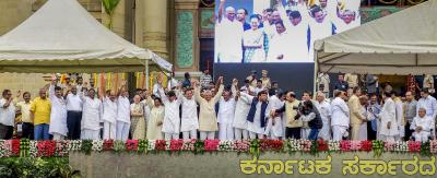 File Photo. Congress leaders Rahul Gandhi, Sonia Gandhi, Bengal CM Mamata Banerjee, BSP's Mayawati, SP's Akhilesh Yadav, CPI(M)'s Sitaram Yechury, Kerala CM Pinarayi Vijayan and Delhi CM Arvind Kejriwal, and others attend Karnataka CM H.D. Kumaraswamy's swearing in. Credit: PTI/Shailendra Bhojak