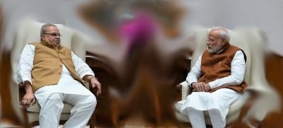 Satya Pal Malik with Prime Minister Narendra Modi. Photo: Twitter/@PMOIndia