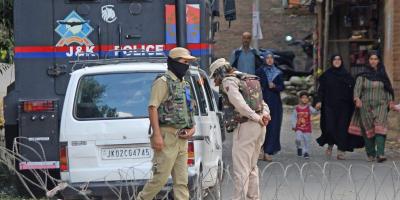 A checkpoint has been set up in Dudkol village of Kokernag beyond which only locals are allowed while journalists have been pushed back from the site of the operation in Gadol. 