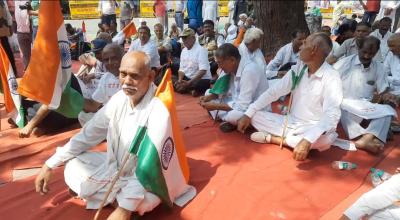 Ex-servicemen who have served in paramilitary organizations protesting at Jantar Mantar. Photo: Special arrangement
