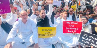 Congress workers in Jammu and Kashmir stage protests in Srinagar demanding statehood on October 31, 2023. Photo: X (Twitter)/@vikar_rasool