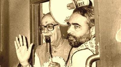 Narendra Modi with L.K. Advani during Advani's rath yatra. Photo: Twitter