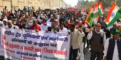 Farmers protest as part of Garmeen Bharath Bandh in Haryana on February 16, 2024. Photo: X (Twitter)/@KisanSabha