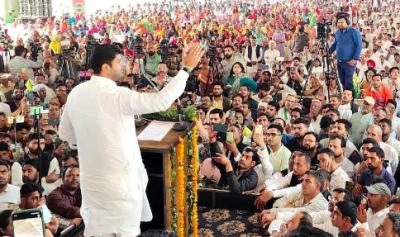 Jannayak Janata Party leader Dushyant Chautala addressing a rally. Photo: X/@Dchautala